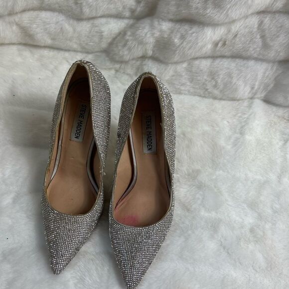 Steve Madden Daisie Crystal heels pointed toe 4.5 “ heels size 7M - Picture 3 of 10